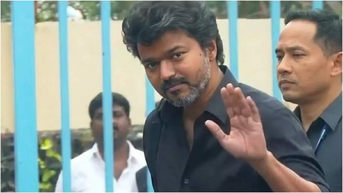 விஜய்யிடம் “உங்கள் பெயர் என்ன?” எனக் கேட்ட சிபிஐ அதிகாரிகள்..!