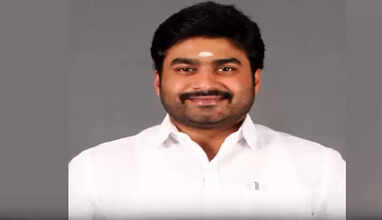 &nbsp;வெளிநாடு தப்ப முயன்ற முன்னாள் அமைச்சர் மகன் கைது