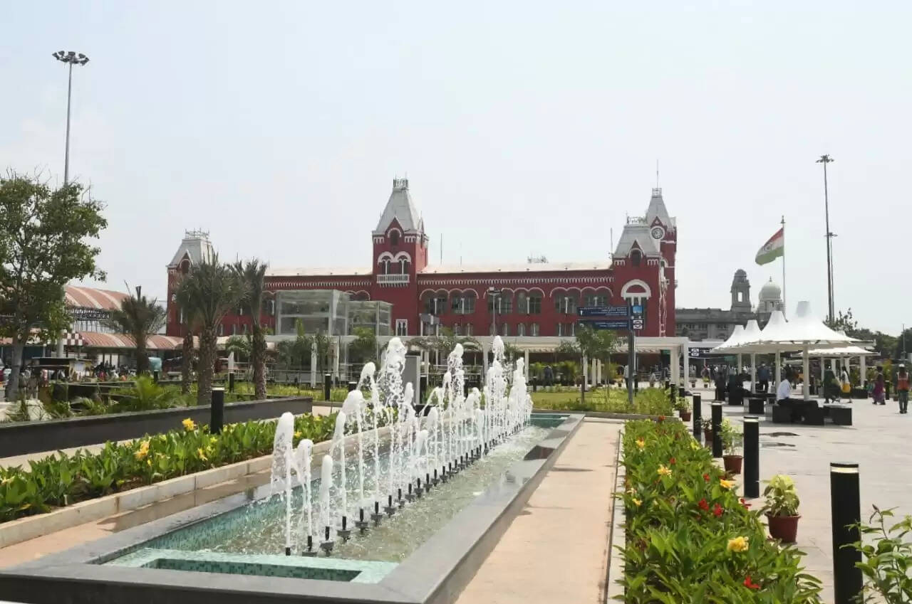 சென்னை சென்ட்ரலில் மத்திய சதுக்கம், சுரங்க நடைபாதையை திறந்துவைத்தார் முதல்வர் மு.க.ஸ்டாலின்..