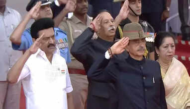 குடியரசு தினம்- சிறப்பு விருதுகளை வழங்கிய முதலமைச்சர் மு.க.ஸ்டாலின்