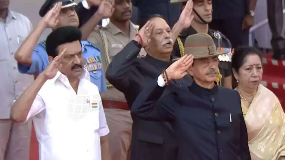 குடியரசு தினம்- சிறப்பு விருதுகளை வழங்கிய முதலமைச்சர் மு.க.ஸ்டாலின்