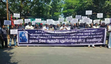 புதுச்சேரியை விட்டு வெளியேறுக.. ஆளுநர் தமிழிசைக்கு எதிராக போராடியவர்கள் கைது.. 