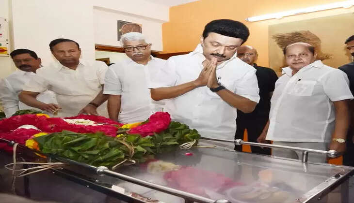 பேராசிரியர் அன்பழகனின் இளைய சகோதரர் மறைவு - முதல்வர் நேரில் அஞ்சலி..