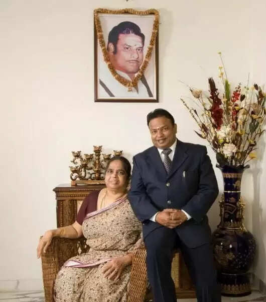 மறைந்த நடிகர் ஐசரி வேலனின் மனைவி புஷ்பா காலமானார்..