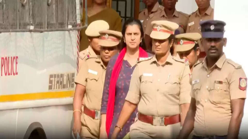 புழல் சிறையில் நடிகை கஸ்தூரி அடைப்பு- நவ.29 வரை நீதிமன்ற காவல்