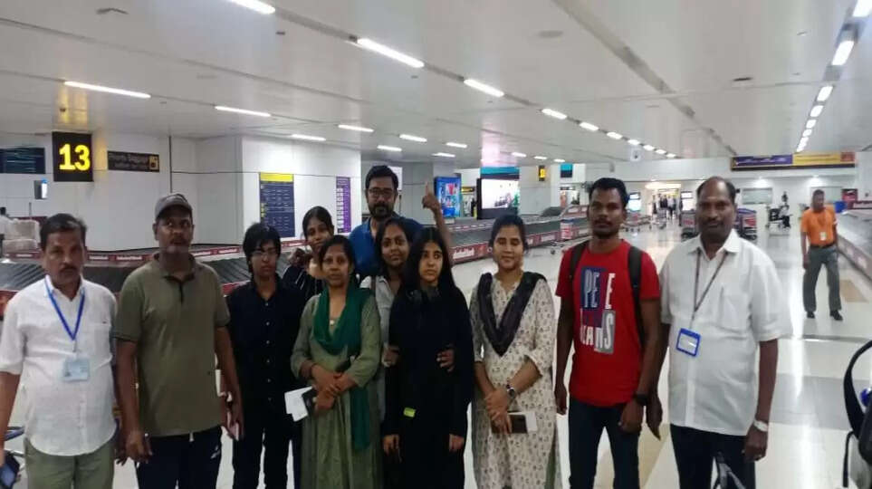 சூடானில் இருந்து முதற்கட்டமாக 360 இந்தியர்கள் மீட்பு..  9 தமிழர்களும் தாயகம் திரும்பினர்..  