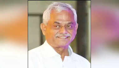 தன் மீதான வழக்கை ரத்து செய்யக் கோரி பெரியார் பல்கலைகழக துணைவேந்தர் வழக்கு