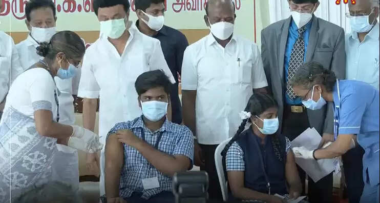 மாணவர்களுக்கு தடுப்பூசி