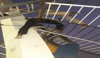 அண்ணாநகர் டவர் மீது ஏறி தற்கொலைக்கு முயன்ற காவலர்..!! கமிஷ்னர் உடனே வர வேண்டும் என அடம்பிடித்ததால் பரபரப்பு.. 