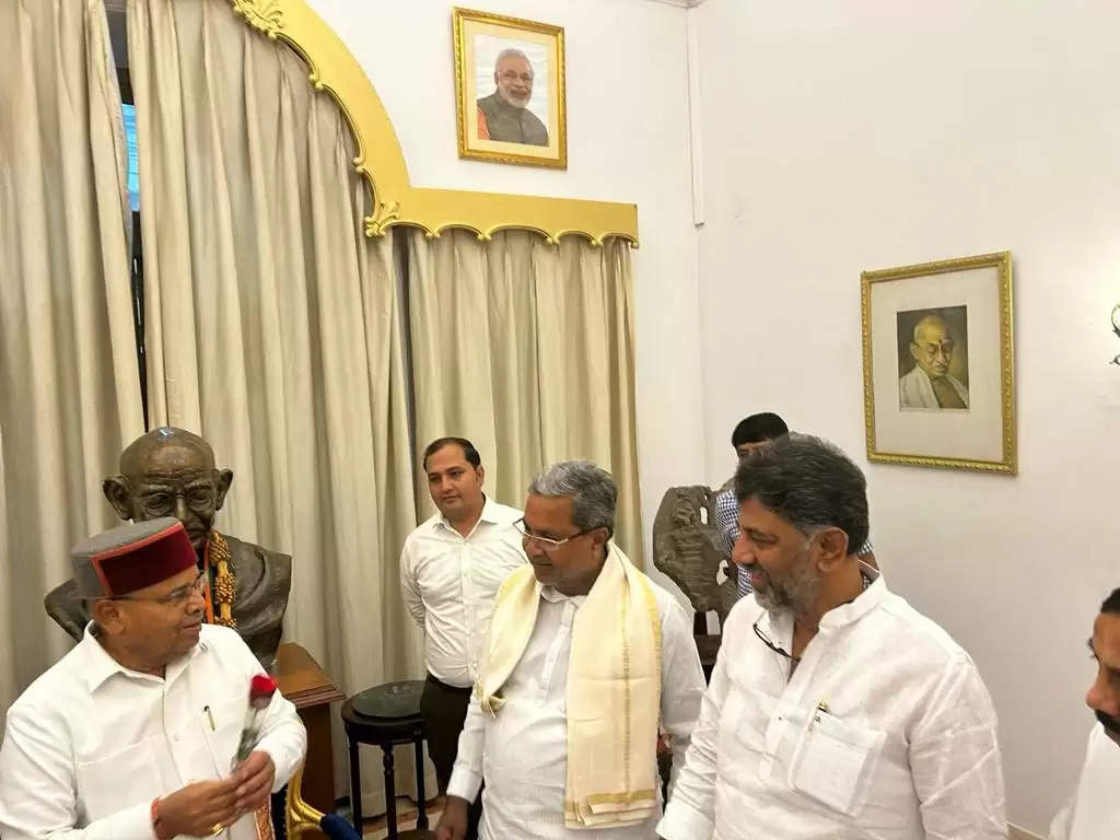 Karnataka CM designate Siddaramaiah met Governor 