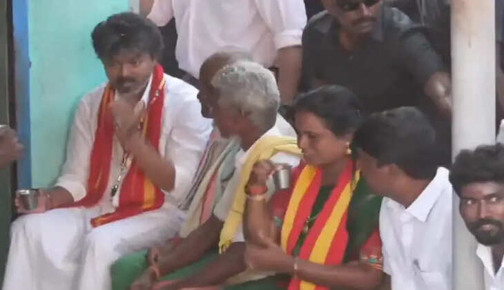கிராம மக்களின் வீட்டில் 'தேநீர்' குடித்த விஜய்