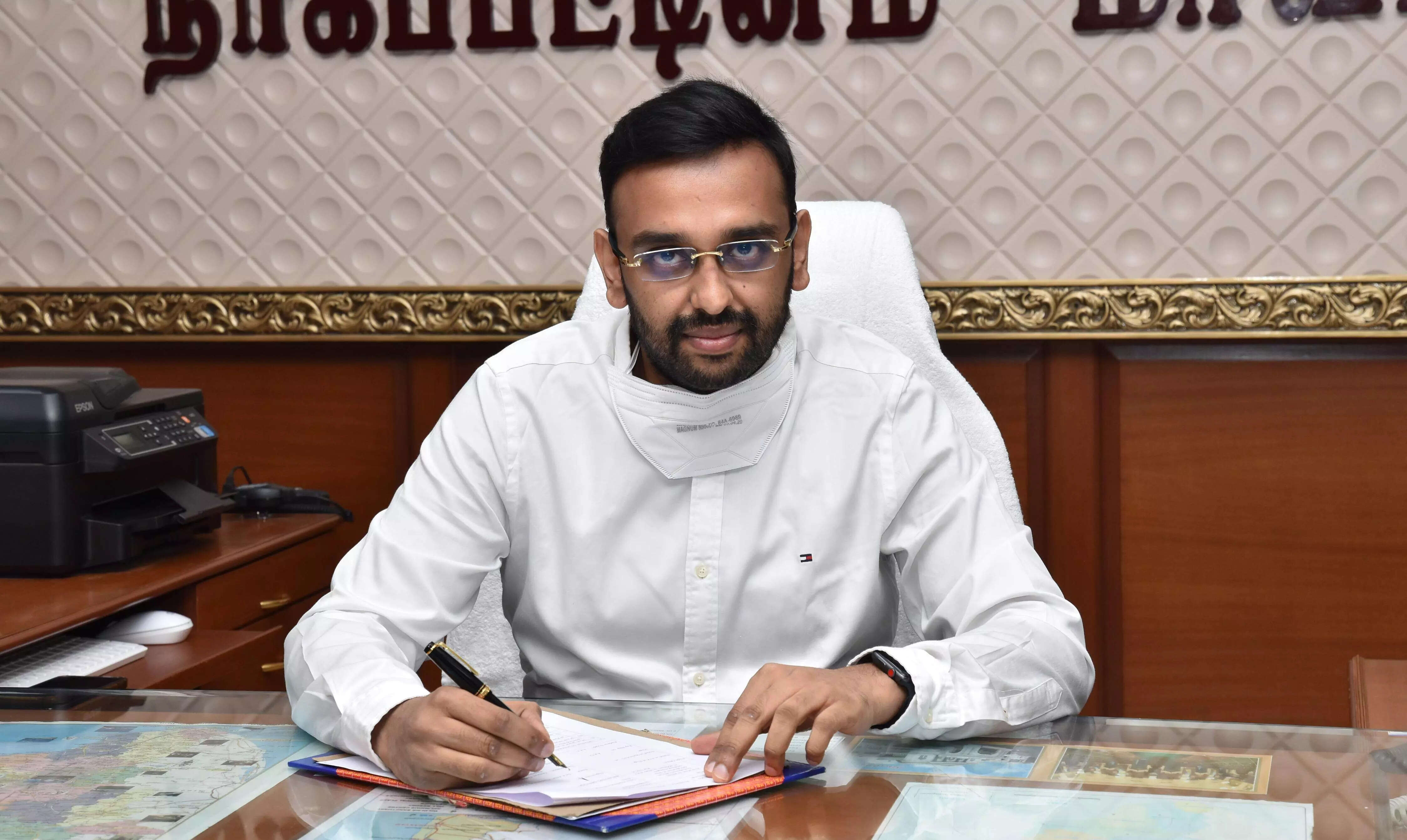 நாகை மாவட்ட ஆட்சியர் அருன் தம்புராஜு