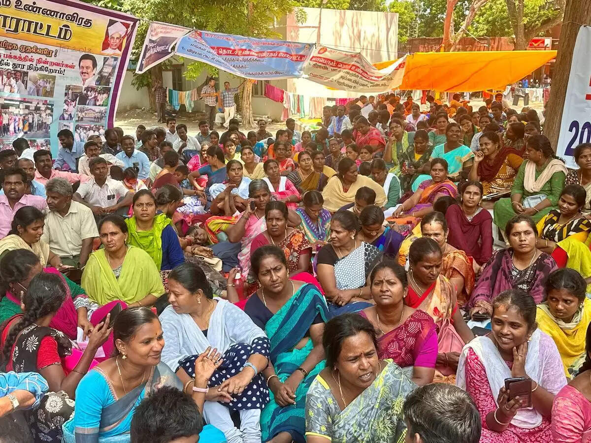 தொடக்கப்பள்ளி ஆசிரியர்களின் நியாயமான கோரிக்கைகளை நிறைவேற்றுக - ராமதாஸ் வலியுறுத்தல்..