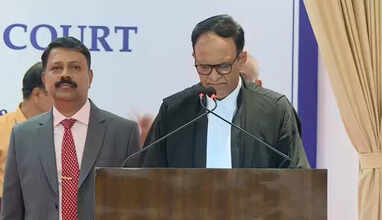 சென்னை உயர் நீதிமன்ற தலைமை நீதிபதியாக நீதிபதி கங்காபூர்வாலா பொறுப்பேற்பு..  