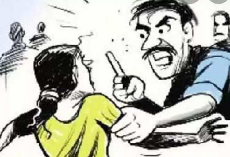 ஈரோட்டில் பயங்கரம்..!! நடுரோட்டில் பெண் குத்திக்கொலை..!