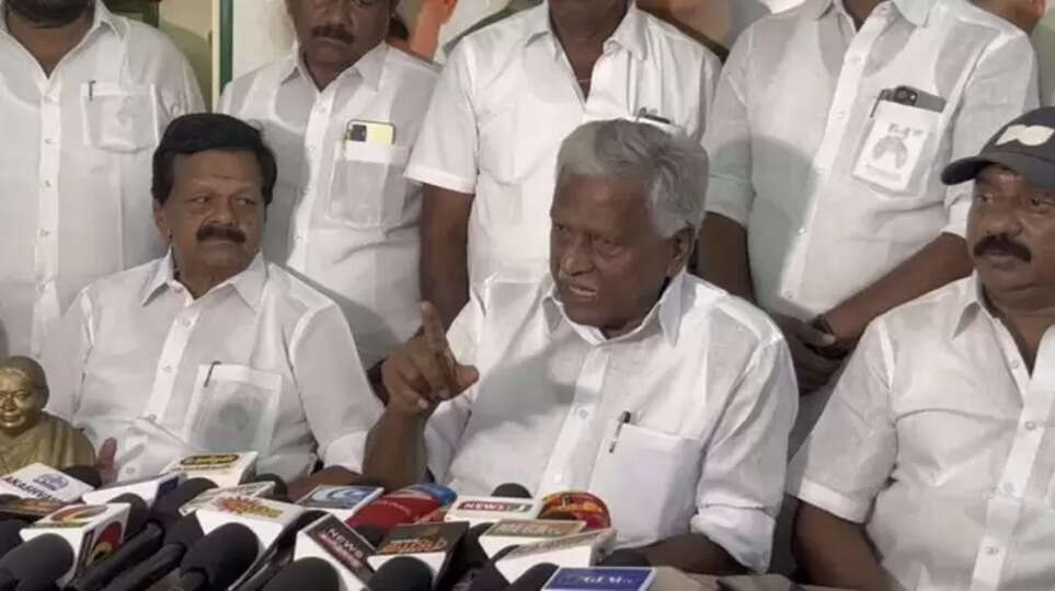 மு.க.ஸ்டாலின் சீனியர்களை வெளியேற்ற பிள்ளையார் சுழி போடுகிறார்- கே.பி.முனுசாமி