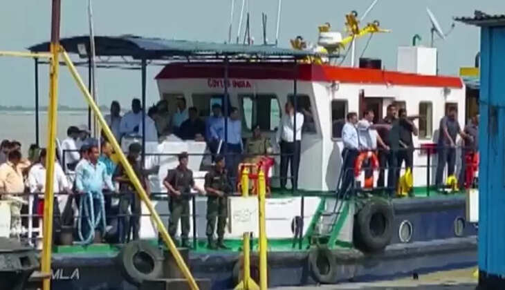 முதல்வர் சென்ற படகு விபத்தில் சிக்கியதால் பரபரப்பு..  