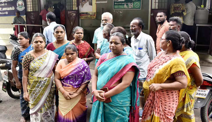 ஈரோட்டில் அம்மா உணவக ஊழியர்கள் திடீர் போராட்டம்