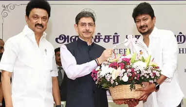 தமிழகத்தின் துணை முதல்வரானார் உதயநிதி ஸ்டாலின்