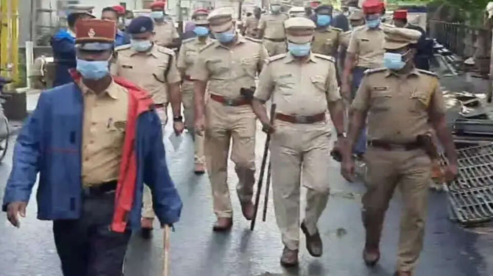 புதுச்சேரி காவலர்கள்