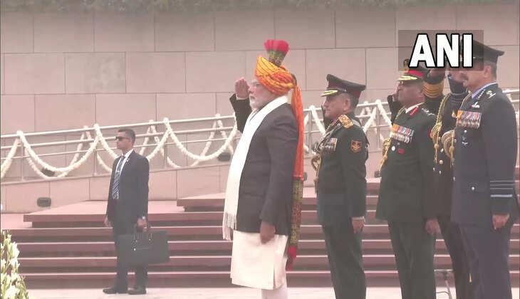 போர் நினைவிடத்தில் மரியாதை செலுத்திய பிரதமர் மோடி..