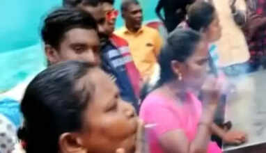 பீடி பிடிக்கும் 