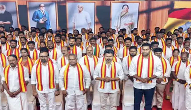 நாளை தவெக எம்.எல்.ஏ.க்கள் மற்றும் மாவட்ட செயலாளர்கள் அவசரக் கூட்டம்