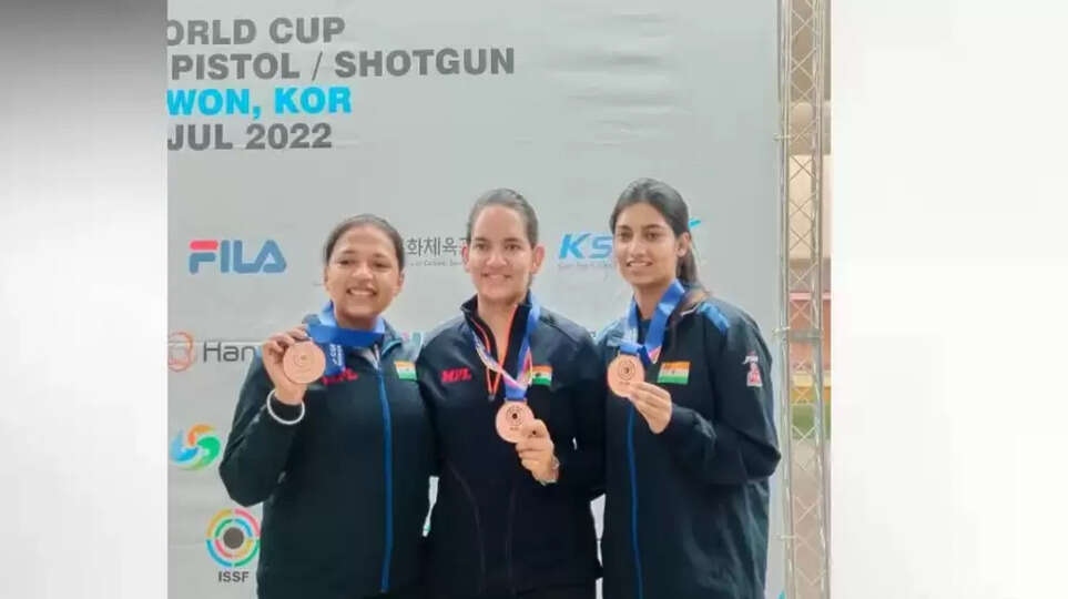 உலகக் கோப்பை துப்பாக்கிச் சுடுதல் போட்டி -  இந்திய மகளிர் அணிக்கு வெண்கலப் பதக்கம்..