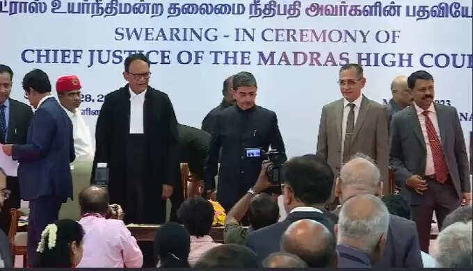 சென்னை உயர் நீதிமன்ற தலைமை நீதிபதியாக நீதிபதி கங்காபூர்வாலா பொறுப்பேற்பு..  