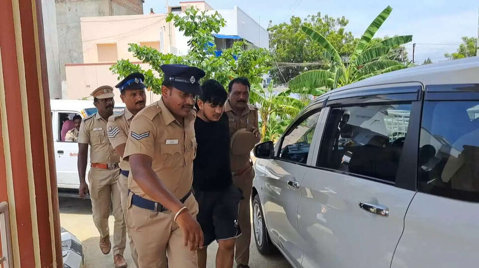 நாமக்கல்லில் சிக்கிய கேரள ஏடிஎம் கொள்ளை கும்பல்.. சினிமா பாணியில் சேஸிங்.. என்கவுன்ட்டரில் ஒருவர் பலி.. 