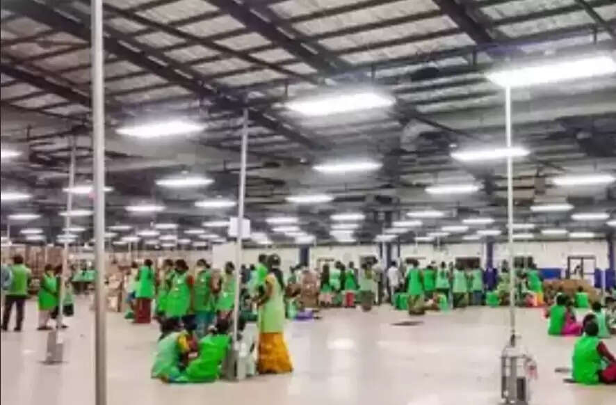 ஆந்திராவில் விஷ வாயு கசிவு - 50 பெண்கள் மருத்துவமனையில் அனுமதி..