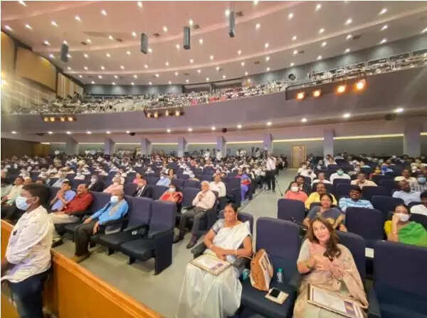 அதிக வரி செலுத்தியதற்காக நடிகர் ரஜினிக்கு விருது..- ‘Super Tax Payer’ என்று தமிழிசை புகழாரம்..