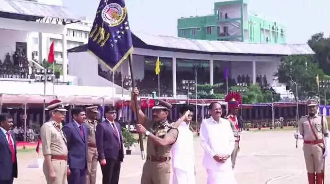 தமிழக காவல்துறை  - குடியரசுத் தலைவர் சிறப்புக்கொடி அந்தஸ்து