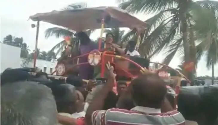 &ldquo;சத்யபாமா ஒழிக.. துரோகி வெளியே போ&rdquo;- தவெக வேட்பாளருக்கு மக்கள் எதிர்ப்பு