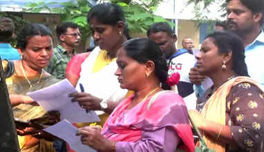 TET தேர்வு- காலையில் அறிவிப்பு! பிற்பகலில் நீக்கம்... திடீர் குழப்பம்