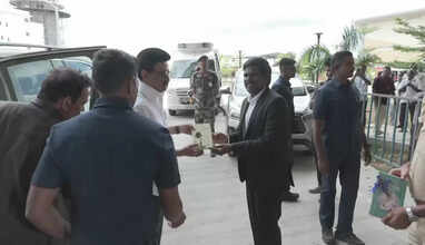 கல்லணை நீர் திறப்பு : திருச்சி விமான நிலையத்தில் முதல்வருக்கு உற்சாக வரவேற்பு..