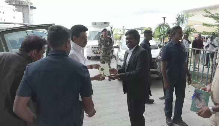 கல்லணை நீர் திறப்பு : திருச்சி விமான நிலையத்தில் முதல்வருக்கு உற்சாக வரவேற்பு..