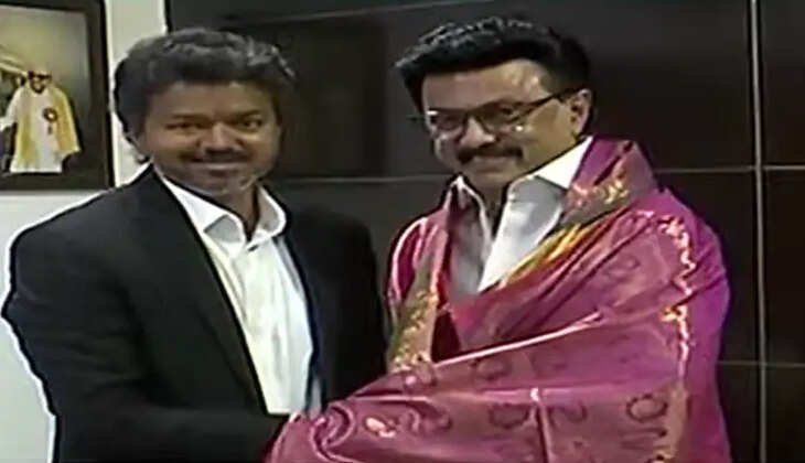 மு.க.ஸ்டாலினை சந்தித்த விஜய்