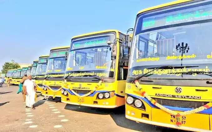 கிளாம்பக்கத்திலிருந்து கூடுதல் பேருந்துகள்.. அவசர ஆலோசனை மேற்கொண்ட அமைச்சர் சிவசங்கர்.. 