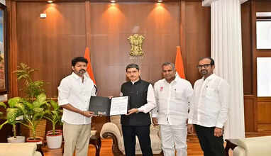 ஆளுநர் ஆர்.என்.ரவியுடன் தவெக தலைவர் விஜய் சந்திப்பு