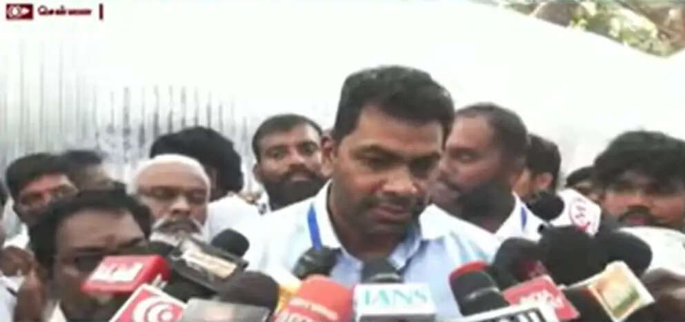 “மன்னராட்சிக்கு முடிவு எழுதப்பட்ட நாள் இன்று”- ஆதவ் அர்ஜூனா