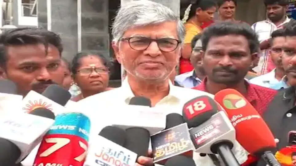 மாநாடு சிறப்பா நடக்கனும்.. தமிழ்நாட்டிற்கு பொக்கிஷம் கிடைக்கனும்.. - மகன் விஜய்க்காக எஸ்.ஏ.சந்திரசேகர் செய்த செயல்.. 