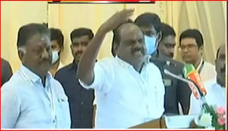 பொதுக்குழுவில் ஓபிஎஸ்