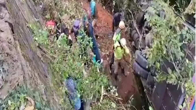 குன்னூர் பேருந்து விபத்து- 4 பேர் மீது வழக்குப்பதிவு