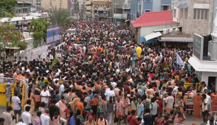 வேளாங்கண்ணி பேராலய திருவிழா: அலைமோதும் மக்கள் கூட்டம்..&nbsp;