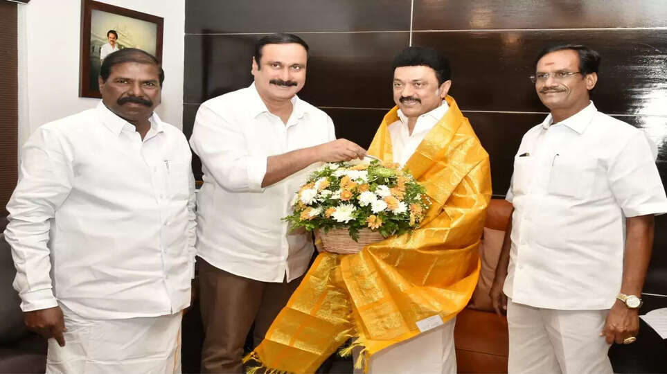 முதல்வர் ஸ்டாலினை நேரில் சந்தித்து வாழ்த்து பெற்ற, பாமக தலைவர் அன்புமணி...