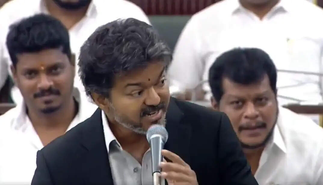 #BREAKING : விஜயின் பதிலுரைக்கு திமுக உறுப்பினர்கள் கடும் அமளி.
