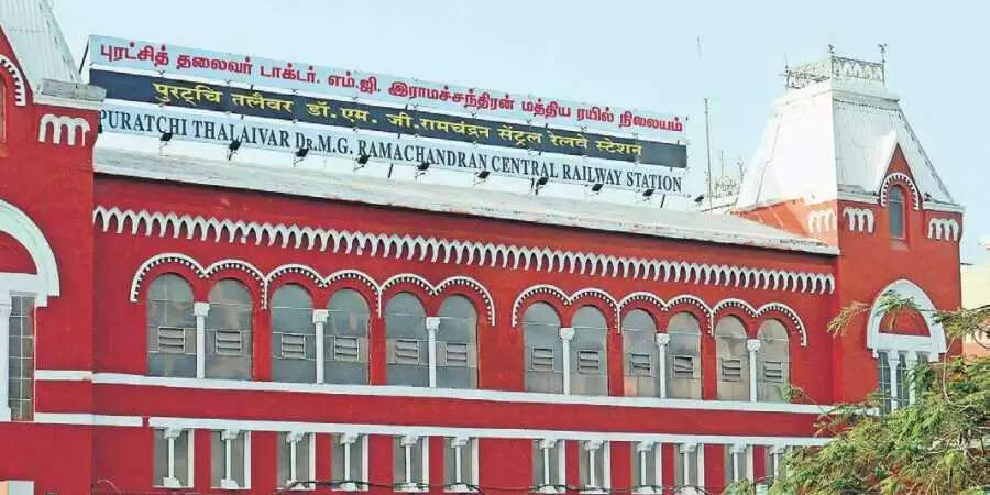 ’கலைஞர்’ மட்டும் சொல்றீங்க.. அப்போ ‘புரட்சித் தலைவர்-ஐ ஏன் விட்டீங்க..- கொந்தளிக்கும் ஓபிஎஸ்..