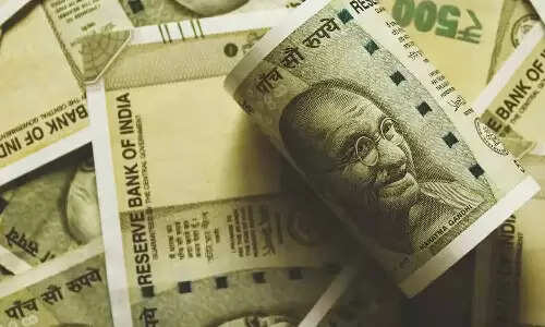 வரலாறு காணாத வகையில் சரிந்த இந்திய  ரூபாயின் மதிப்பு..