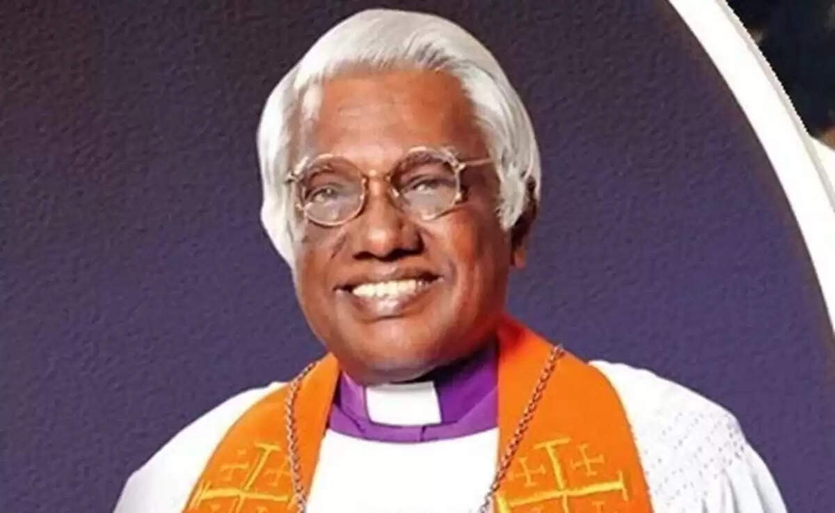 பேராயர் எஸ்றா சற்குணம் உடலுக்கு முதலமைச்சர் மு.க.ஸ்டாலின் அஞ்சலி..!